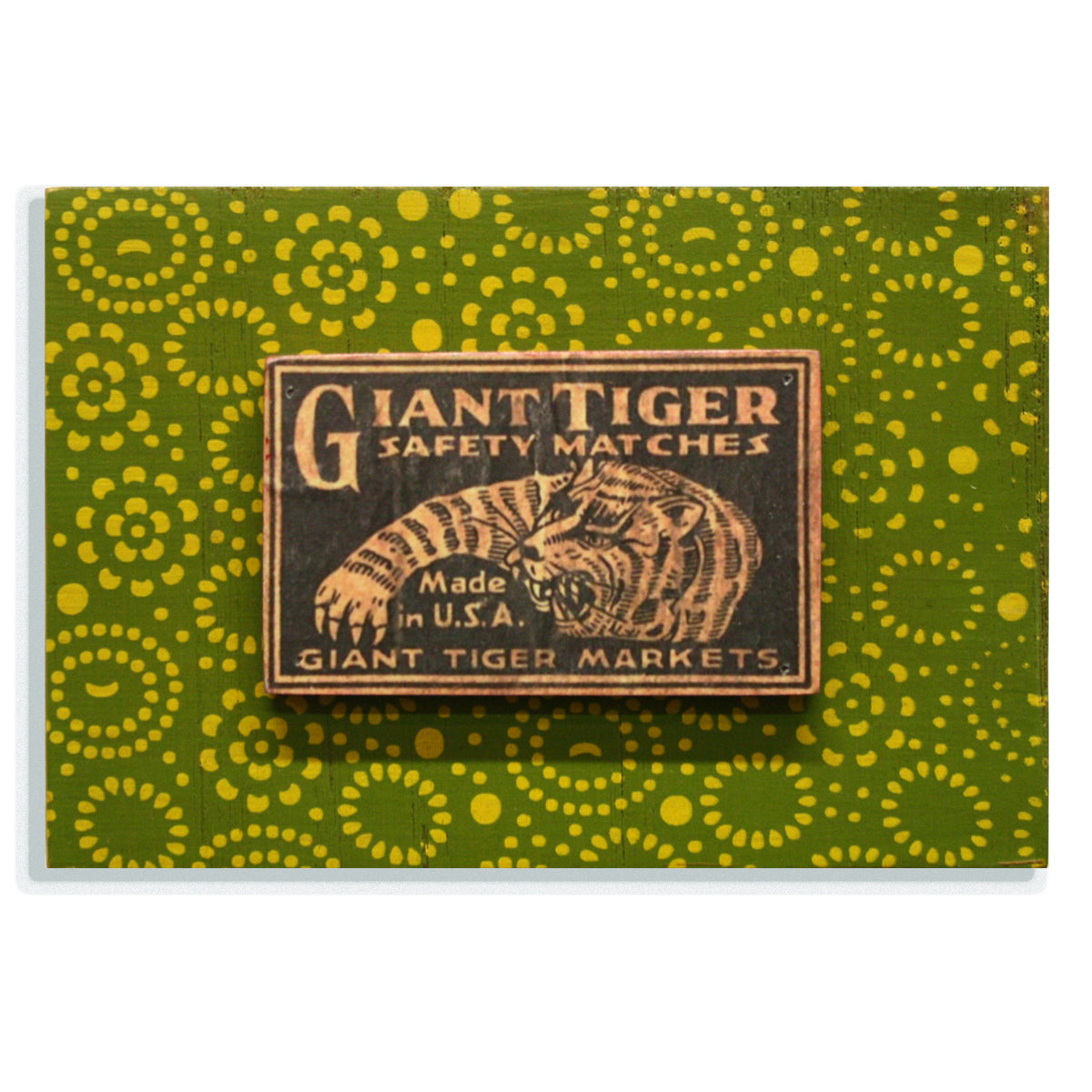 Giant Tiger on green